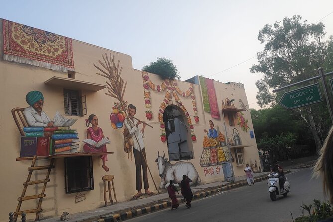 Art Attack: Explore Delhi's Artistic and Cultural Side - Meeting the art at Lodhi Art District