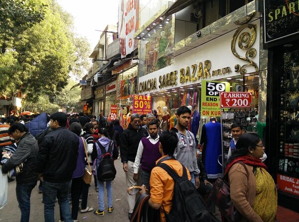 Bustling Markets of Delhi (Guided Half Day Shopping Tour) - Key points at a glance