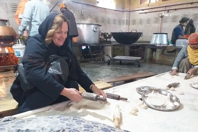 Chandni Chowk Old Delhi Food Tour with Spice Market - Kinari Bazaar and the old wedding lanes