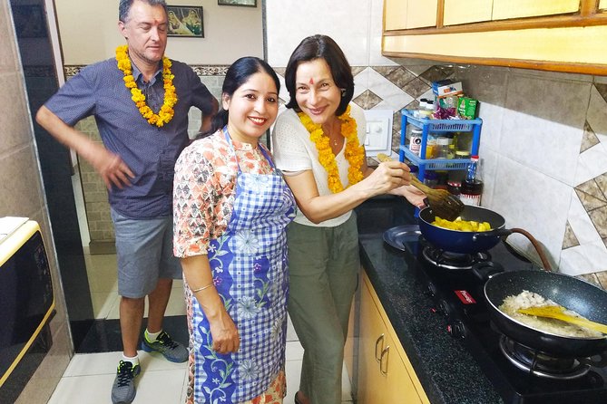 Cooking Demo + Lunch/Dinner and interaction with an Indian family @ Chez Anjali - Cooking in a Delhi family home