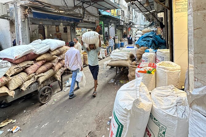 Customized Half Day and Full Day Delhi Shopping, Street Food Tour - Chandni Chowk: Delhi in concentrated form