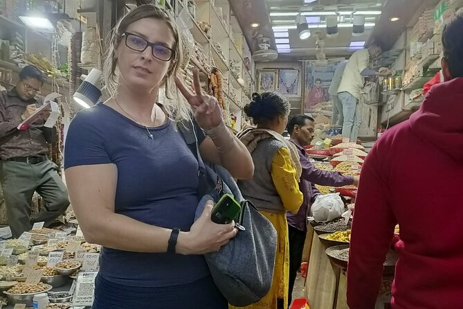 Customized Half Day or Full Day Delhi Shopping Tour with Female Consultant - Chandni Chowk: Old Delhi shopping with a street-food break