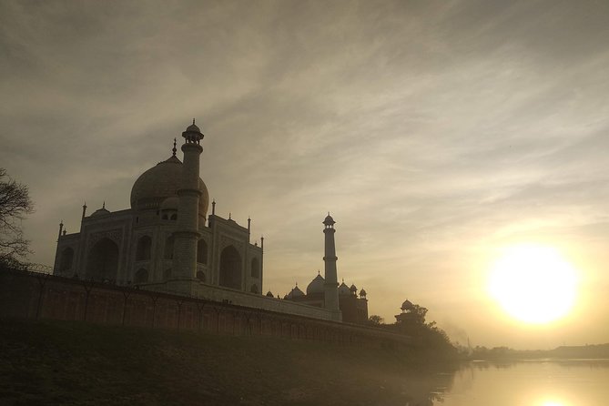 Day Tour Taj Mahal & Agra Fort by Private Car From Delhi - Why the private drive from Delhi makes sense