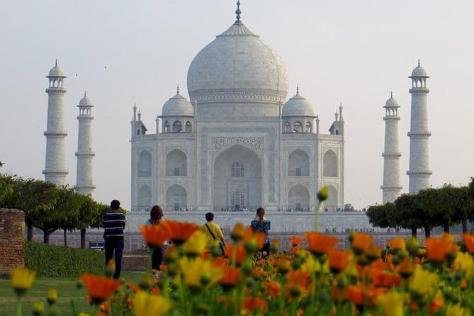 Day Trip to Taj Mahal, Agra Fort and Baby Taj from Delhi by Car - Private car travel from Delhi, and why the timing matters