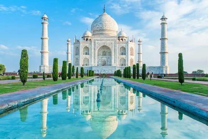Day Trip to Taj Mahal, Agra Fort and Baby Taj from Delhi by Car - Guides and the human side of the day