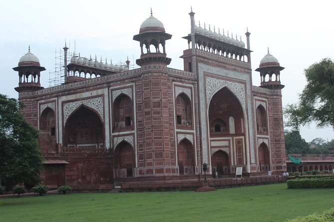 Day Trip to Taj Mahal from Delhi by Private Car - Three hours with the Taj Mahal