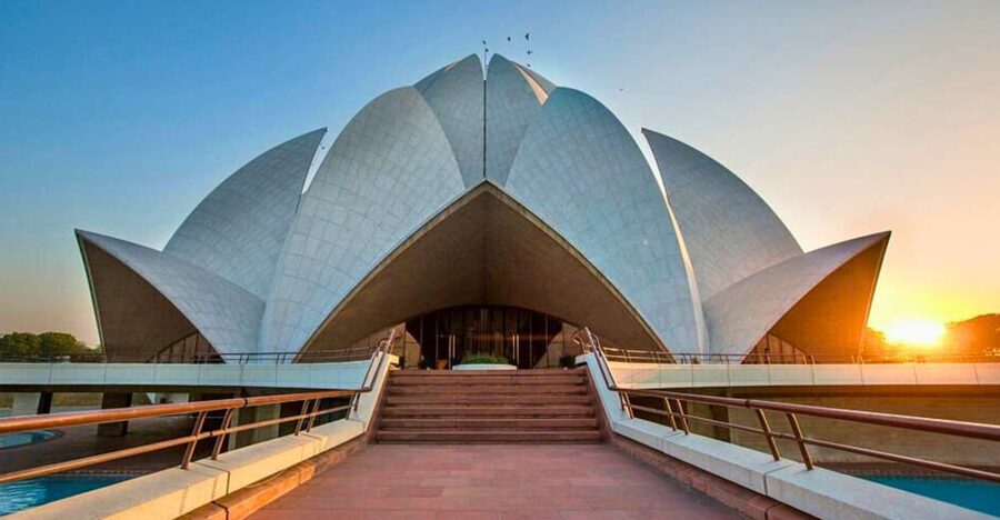 Delhi: 6-Hours Delhi Spiritual Sites With Famous Temples - Key points at a glance