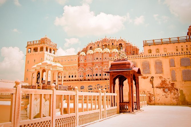 Delhi Agra Jaipur Tour -''Oberoi Special for 5 Nights - The driver may shape your whole trip
