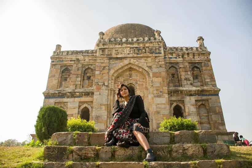 Delhi: Airport to Airport Guided Layover City Tour - Languages, comfort, and accessibility