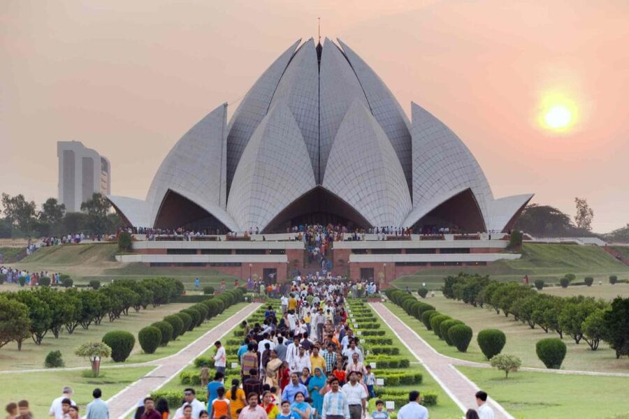 Delhi: Airport to Airport Guided Layover City Tour - New Delhi’s grand avenues and India Gate