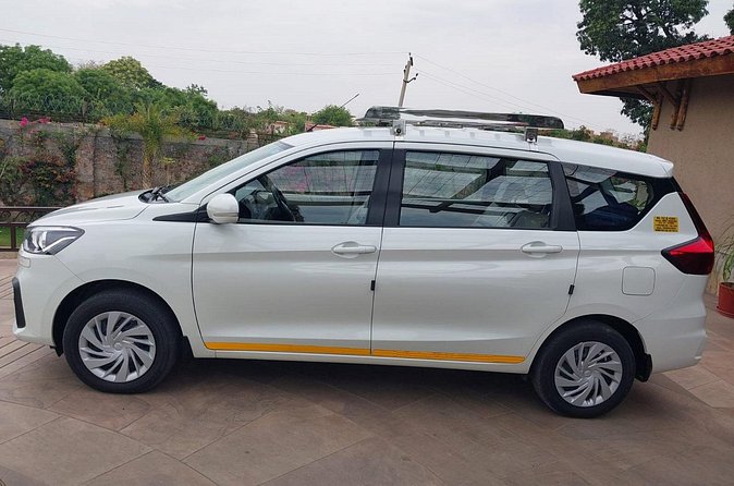 Delhi Airport Transfer – Pickup and Drop-Off (Choose One or Both) - Safety for solo arrivals and families