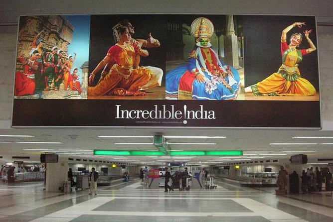 Delhi Airport Transfers : Budget Sedan and SUV Cabs - Finding your driver after landing