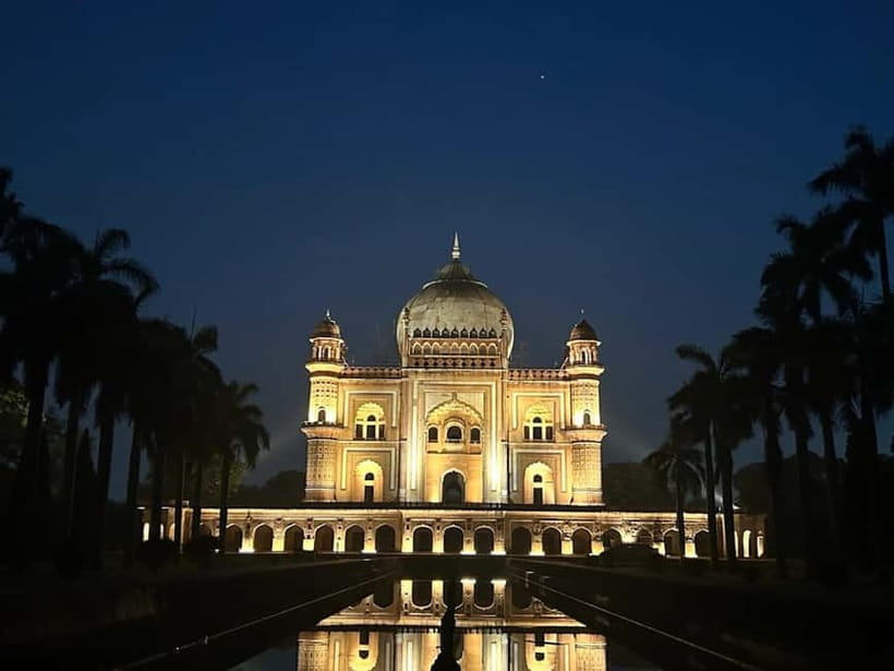 Delhi: Akshardham Temple, India Gate & Safdarjung Night Tour - Dinner is part of the plan, but not part of the price