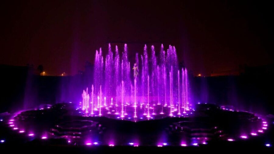 Delhi: Akshardham Temple, India Gate & Safdarjung Night Tour - What the private car changes