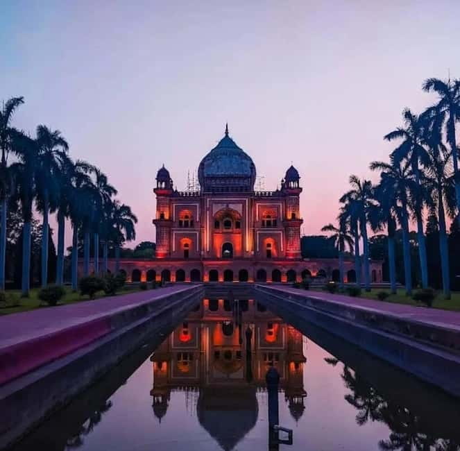 Delhi: Akshardham Temple, India Gate & Safdarjung Night Tour - Guides and languages
