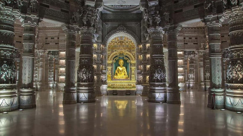 Delhi: Akshardham Temple Tour with Light and Water Show - Entering the Akshardham Temple complex