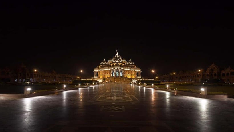 Delhi: Akshardham Temple Tour with Light and Water Show - Pickup across Delhi and the first practical details