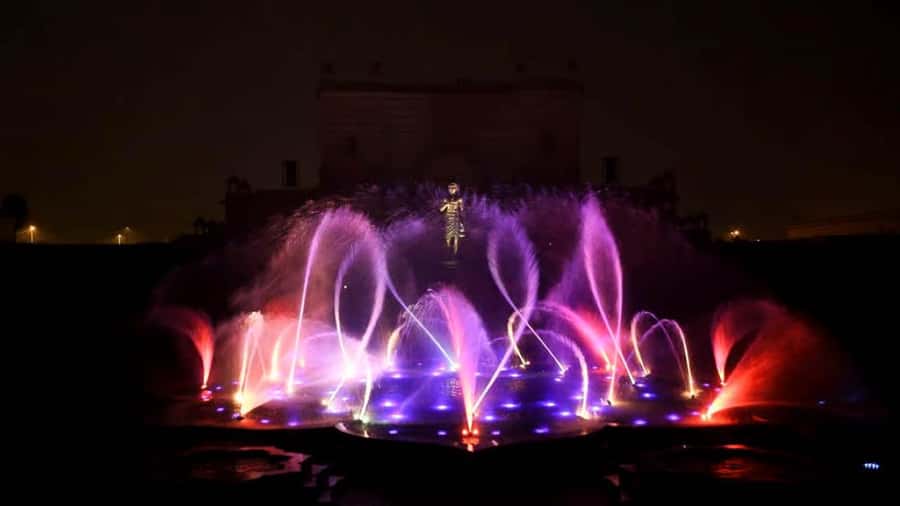 Delhi: Akshardham Temple Tour with Water & Light Show by Car - Starting with India Gate and Rajpath