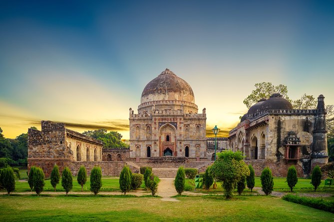 Delhi Best of Monuments Half Day Tour - What the guide adds at each monument