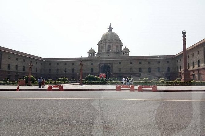 Delhi City Sightseeing Tour In a Private Car With Safe & Reliable Driver - Key points to know before booking