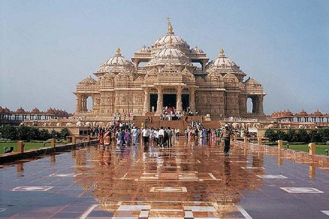 Delhi City Sightseeing Tour In a Private Car With Safe & Reliable Driver - Raj Ghat and the change to New Delhi