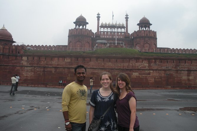 Delhi City Tour: Heritage and Cultural Gateways - Lotus Temple: a modern contrast