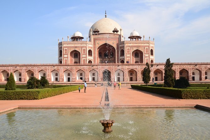Delhi City Tour: Heritage and Cultural Gateways - Birla Mandir: a short Hindu temple visit