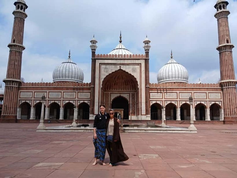 Delhi: Customizable Old and New Delhi Half or Full Day Tour - Temples add quiet and variety