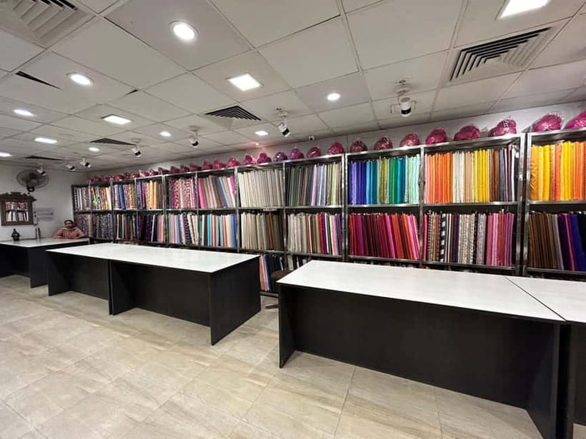 Delhi: Customized Shopping Tour with Female Consultant - Key points to know before you book