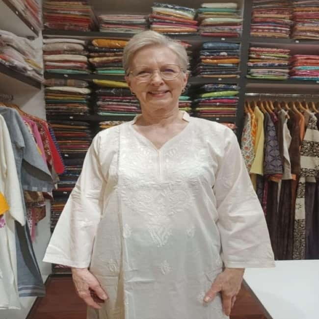 Delhi: Customized Shopping Tour with Female Consultant - Who should book this Delhi shopping tour