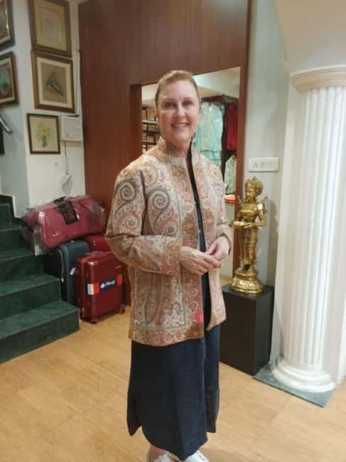 Delhi: Customized Shopping Tour with Female Consultant - Safety, comfort, and practical limits