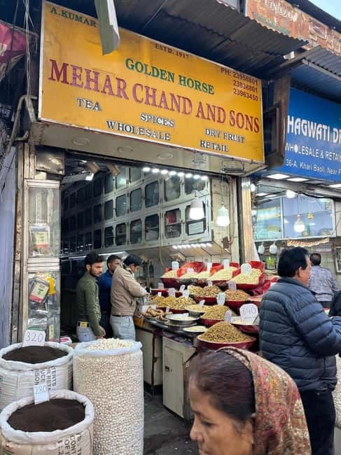 Delhi: Customized Shopping Tour with Female Consultant - Meeting your consultant and setting the plan