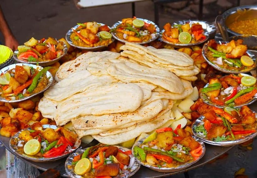 Delhi: Delhi Street Food Tour with Guide at Chandni Chowk - Why Chandni Chowk works so well for a food tour
