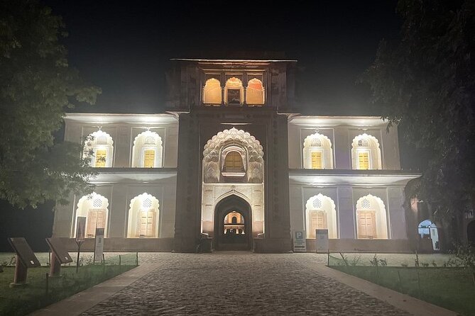 Delhi: Evening City Tour Of Delhi All Inclusive - Lodhi Gardens, where tombs meet city life