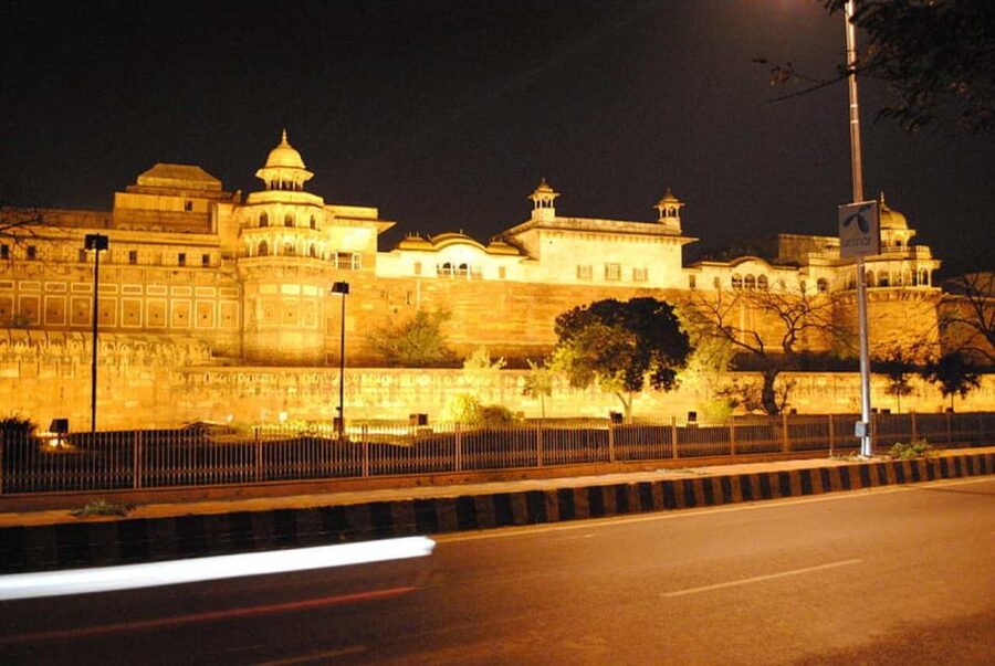 Delhi: Evening Tour of Old Delhi City with Guide - Street food: chaat, kebabs, parathas, and jalebi