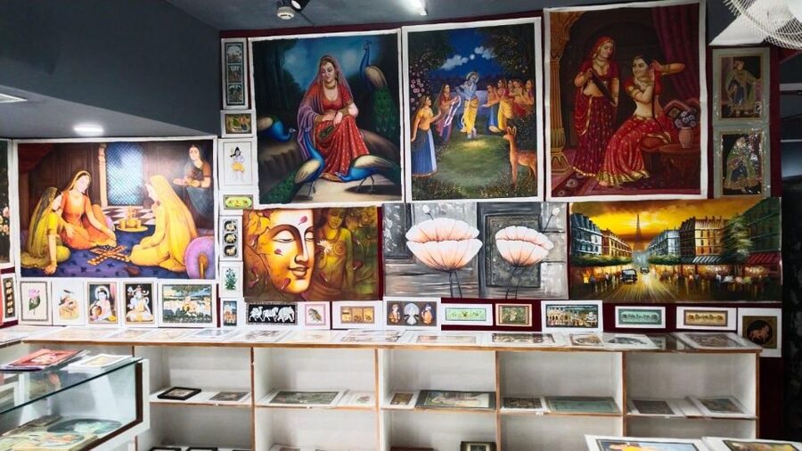 Delhi Exclusive Guided Shopping Tour in AC car and transfers - Delhi shopping without the street-navigation headache