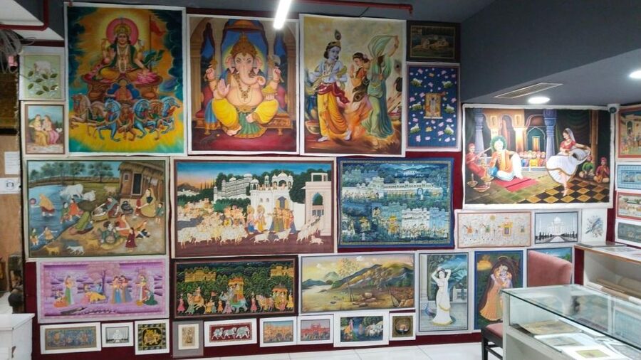 Delhi Exclusive Guided Shopping Tour in AC car and transfers - Lodhi Art District and a pause for Pekoe tea
