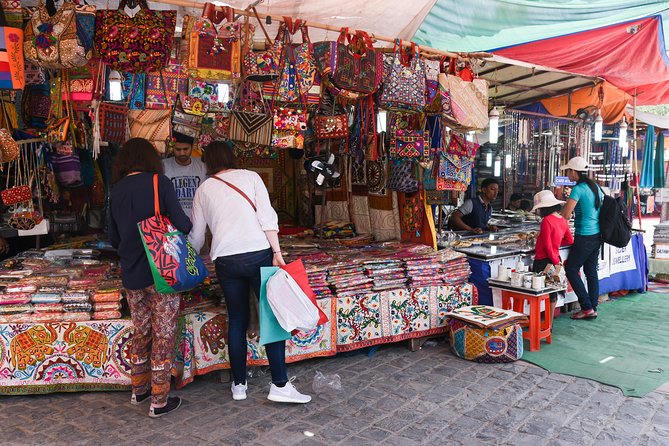 Delhi Flea and Street Markets Tour - Janpath Market: clothing and jewelry at approachable prices