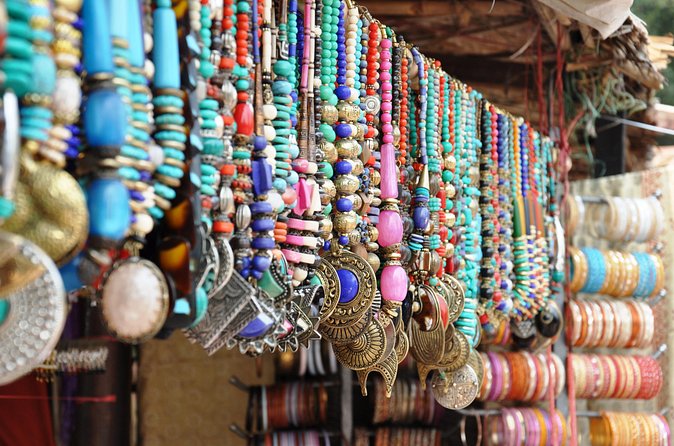 Delhi Flea and Street Markets Tour - What the guide adds beyond bargaining