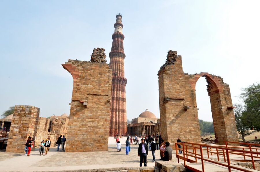 Delhi Half-Day Private City Tour with Car & Guide - Old Delhi: Jama Masjid, rickshaws, and the spice market