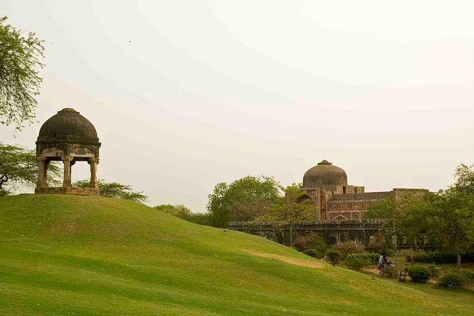 Delhi historical Gardens & Ruins - Lodhi Garden: a calm start among old tombs