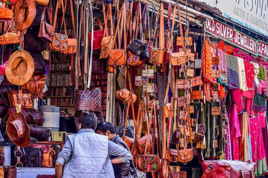 Delhi Markets: A Cultural Shopping Experience with an Expert - Bargaining without losing the pleasure of shopping
