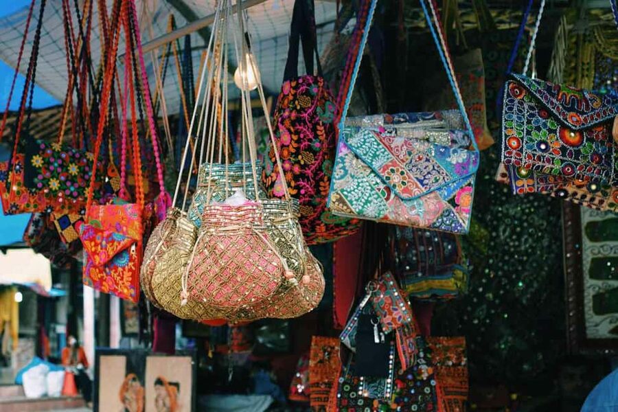 Delhi Markets: A Cultural Shopping Experience with an Expert - Kinari Bazaar and the glitter of Indian weddings