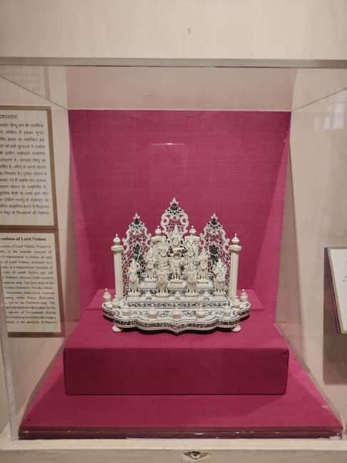Delhi: National Museum Tour - Temporary displays, the museum shop, and café
