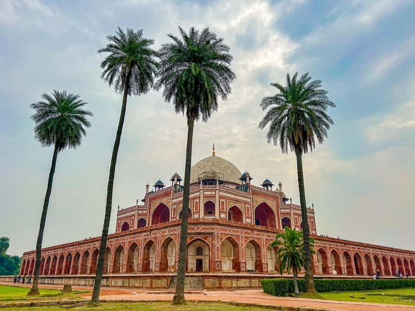 DELHI: NEW AND OLD SELF ITINERARY FULL DAY OR HALF DAY TOUR - Jama Masjid and the first taste of Old Delhi