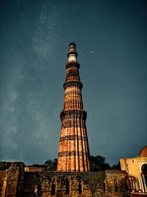 Delhi: New & Old Delhi Private Half or Full-Day Tour - What the guide adds to the day