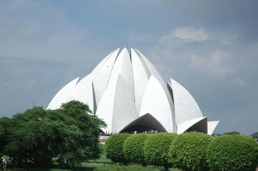 Delhi: Old and New Delhi Full or Half Day Guided Tour - New Delhi: towers, tombs and broad avenues