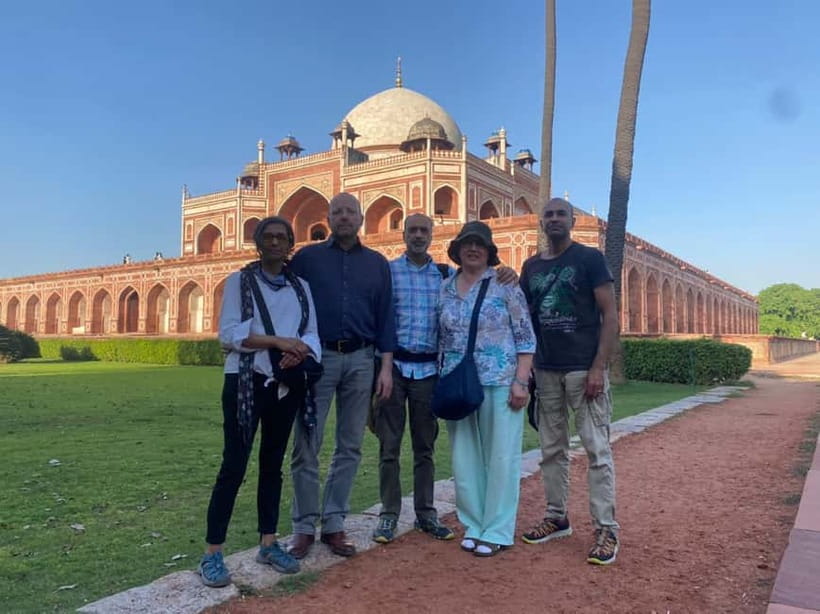 Delhi: Old and New Delhi Full or Half Day Guided Tour - Lotus Temple, Bangla Sahib and Laxmi Narayan Temple