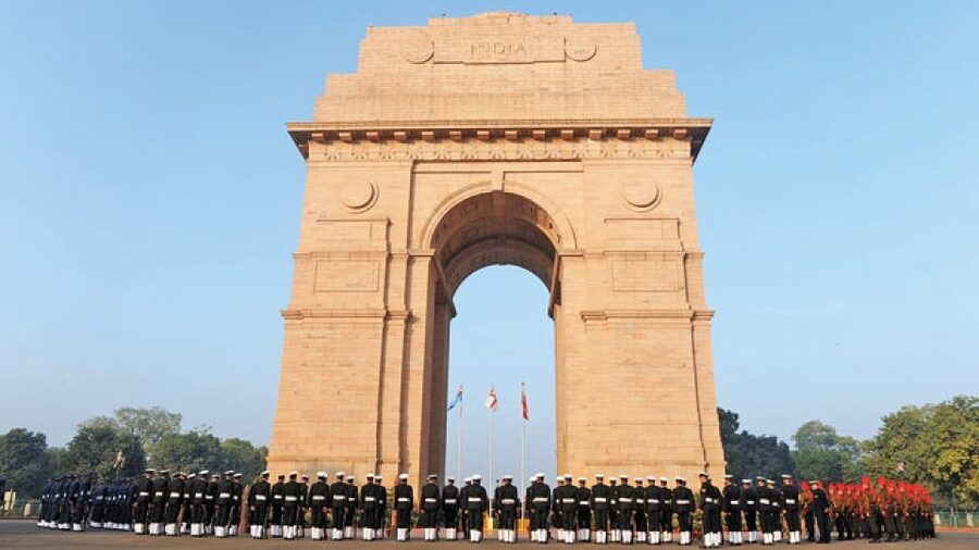 Delhi: Old and New Delhi One Day Tour - What the guide and driver add