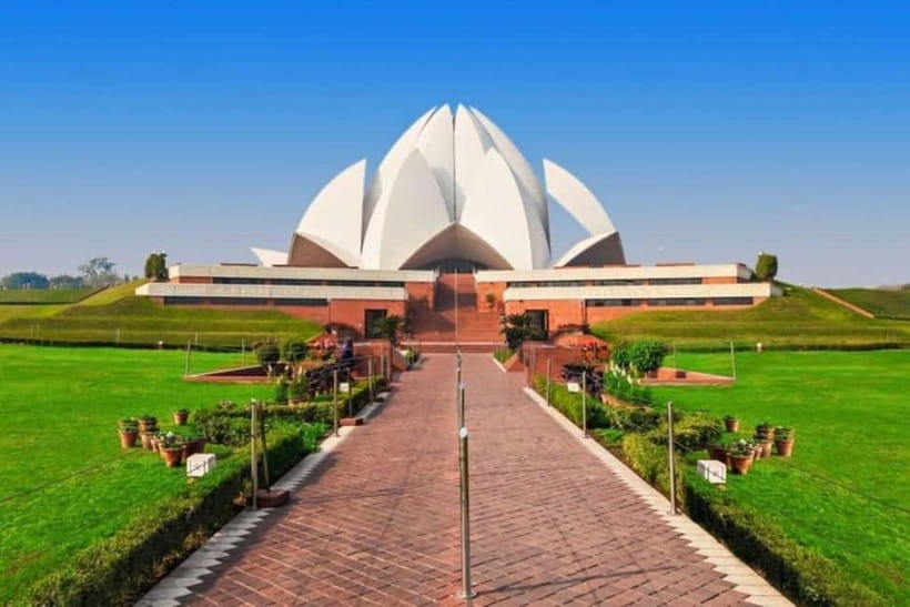 Delhi: Old and New Delhi Private City Tour by Car - Red Fort and Raj Ghat: two short stops